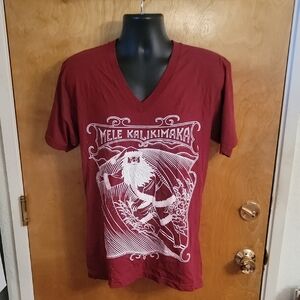 Flying Koi Mele Kalikimaka Maroon V-Neck Graphic T-Shirt Size Medium